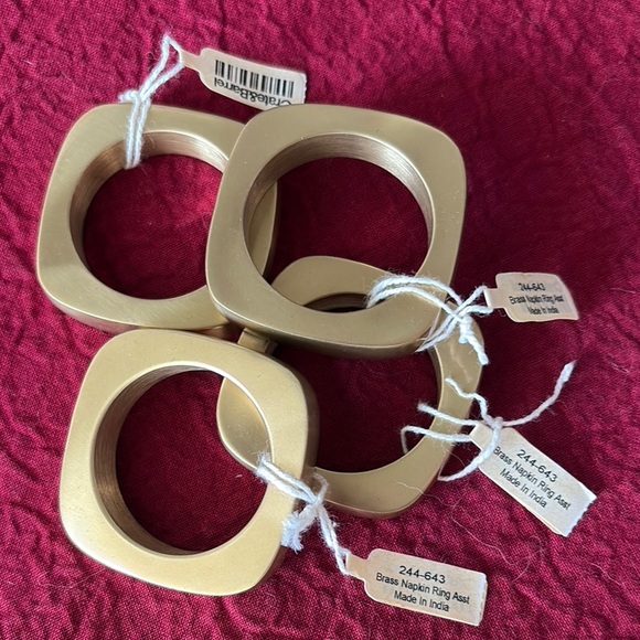 Crate&Barrel Brass Napkin Rings (set of 4) - Picture 2 of 13